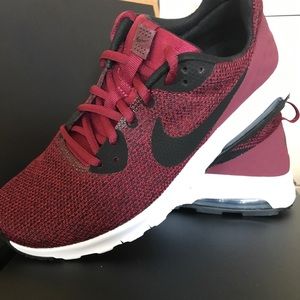 Burgundy NiKE size 5Y. New